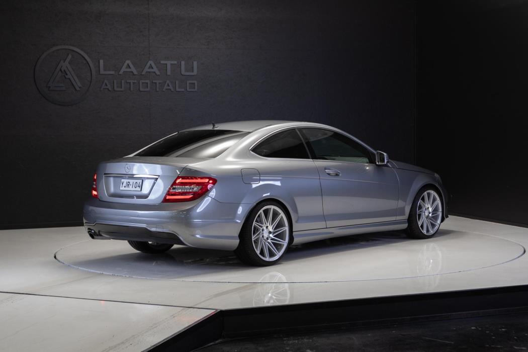 MERCEDES-BENZ C 2011