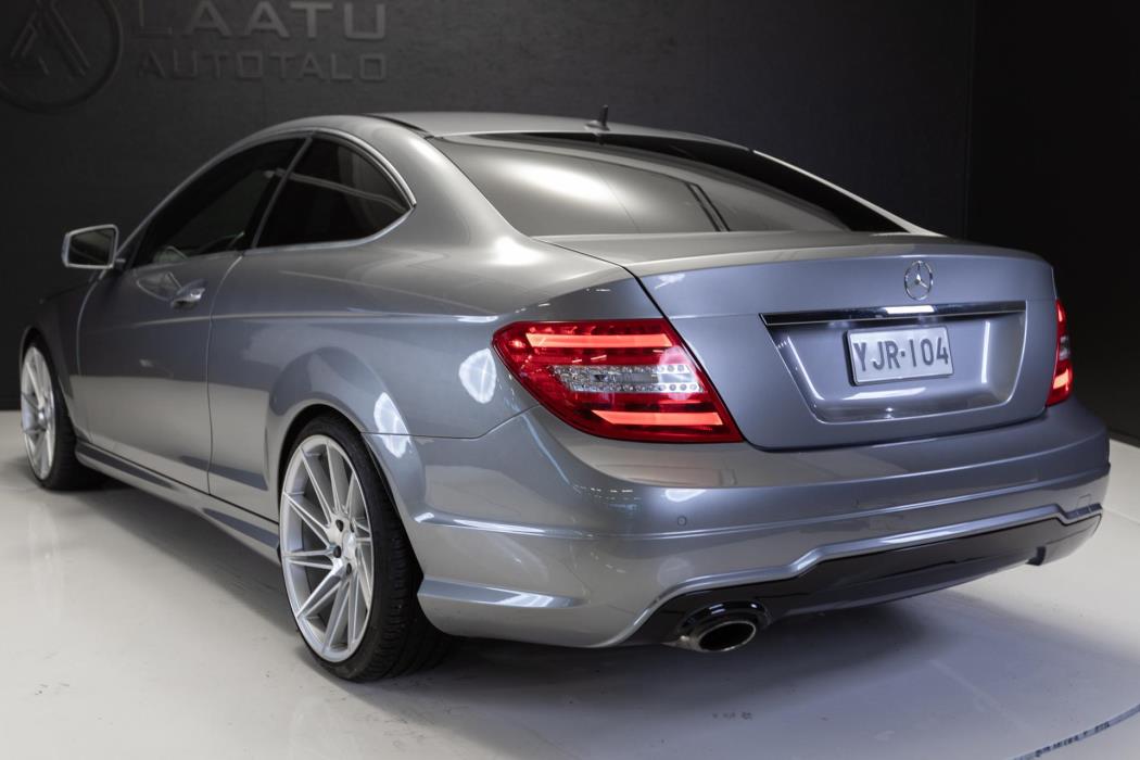 MERCEDES-BENZ C 2011
