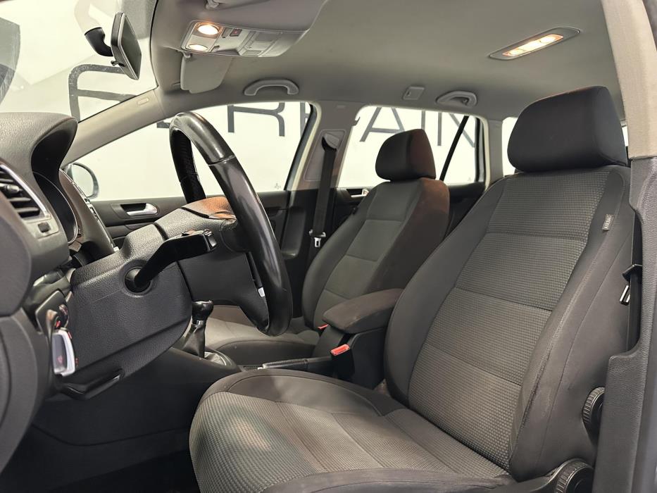 VOLKSWAGEN Golf 2010