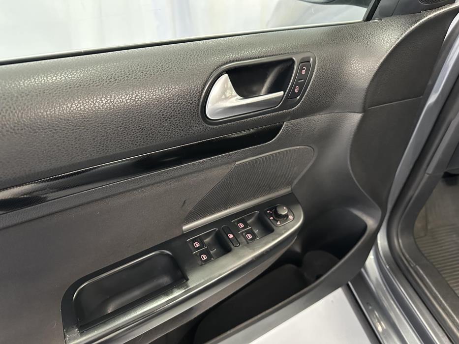 VOLKSWAGEN Golf 2010