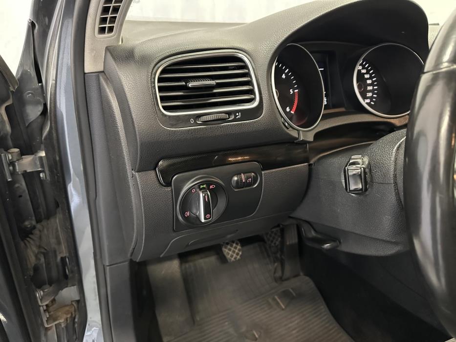 VOLKSWAGEN Golf 2010