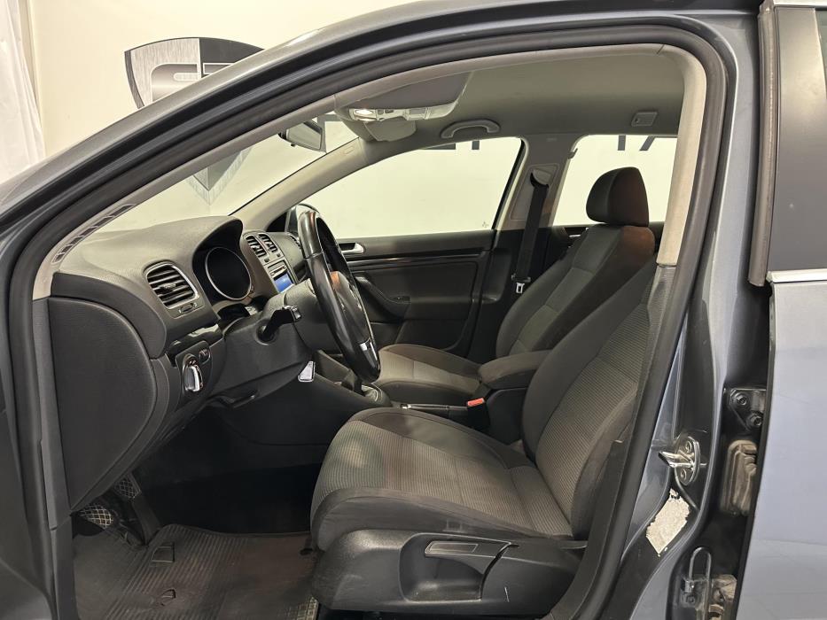 VOLKSWAGEN Golf 2010