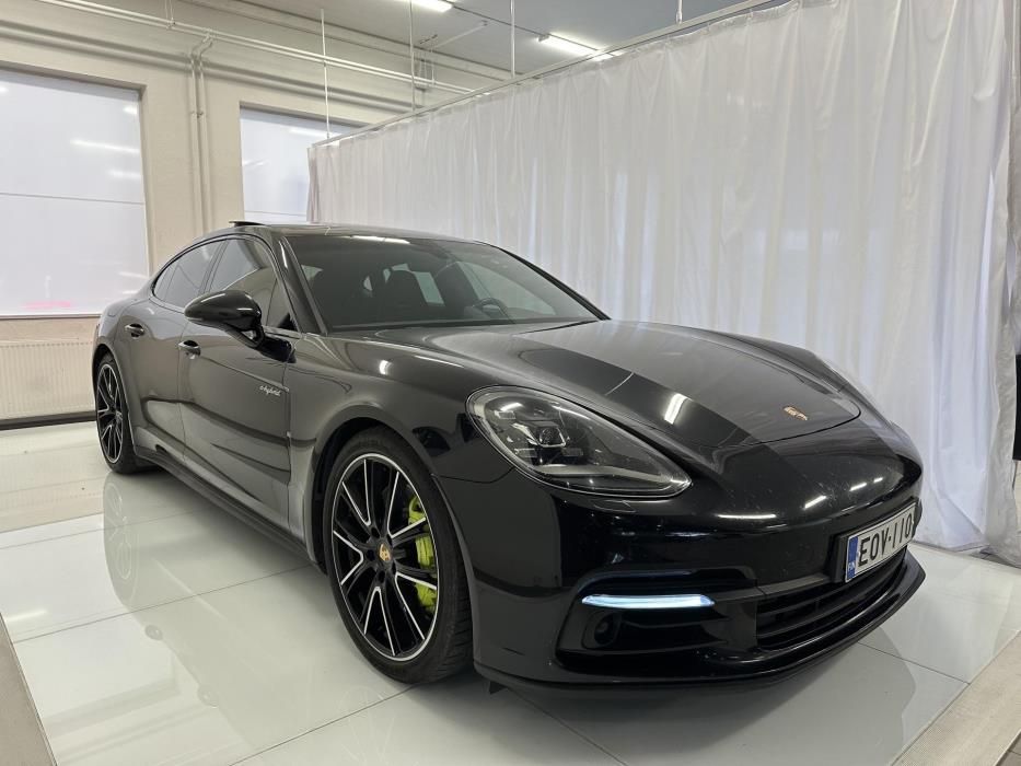 PORSCHE Panamera 2017