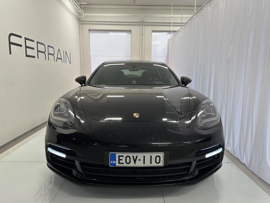 PORSCHE Panamera 2017