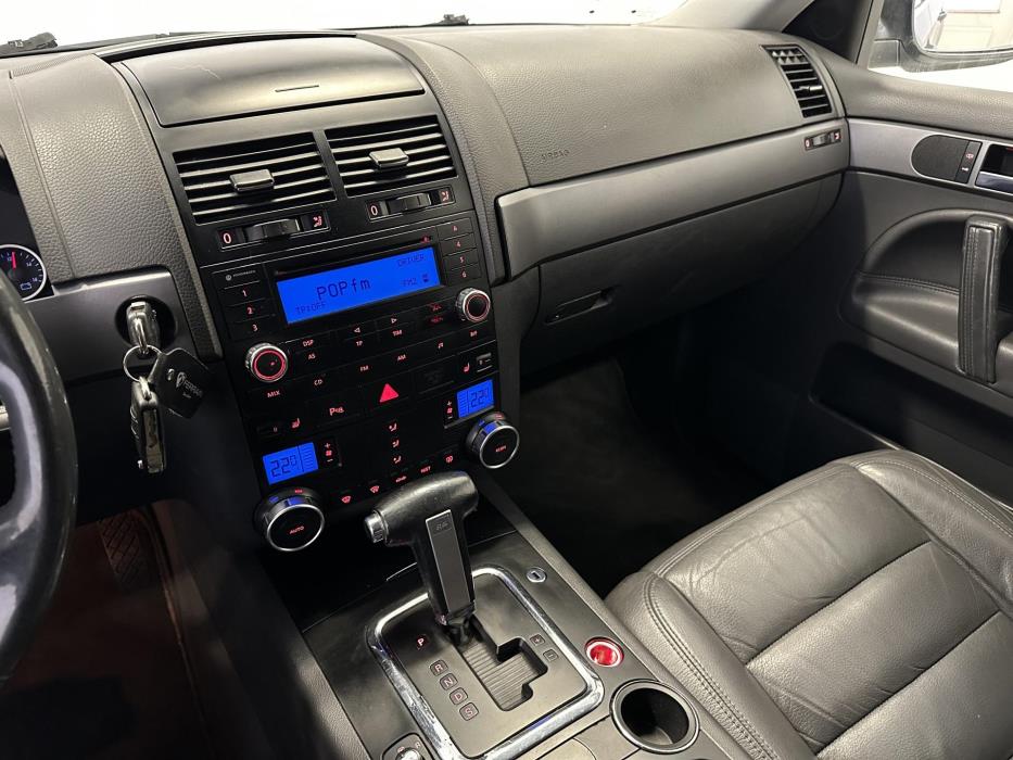 VOLKSWAGEN Touareg 2006