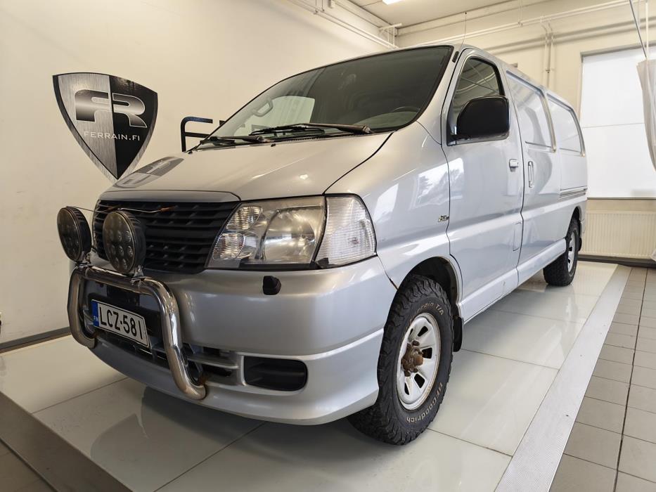 TOYOTA Hiace 2008