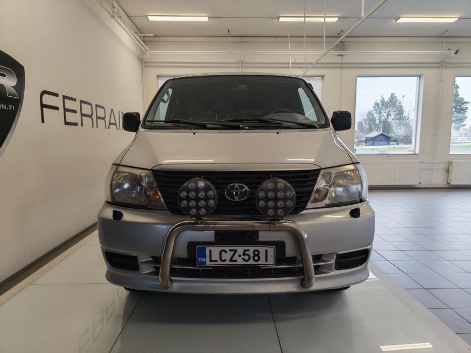 TOYOTA Hiace 2008
