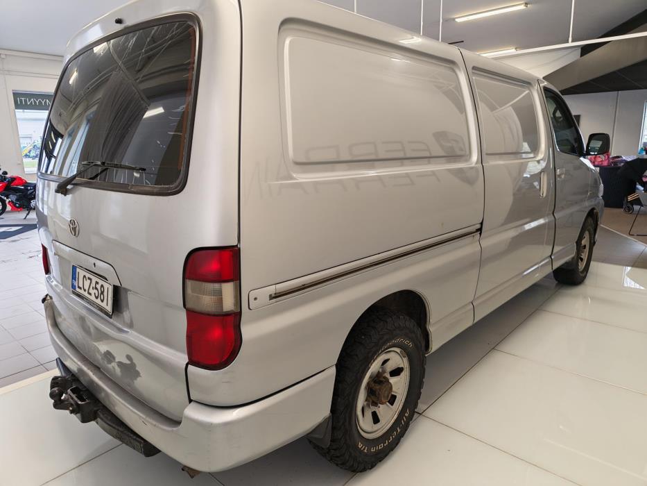 TOYOTA Hiace 2008