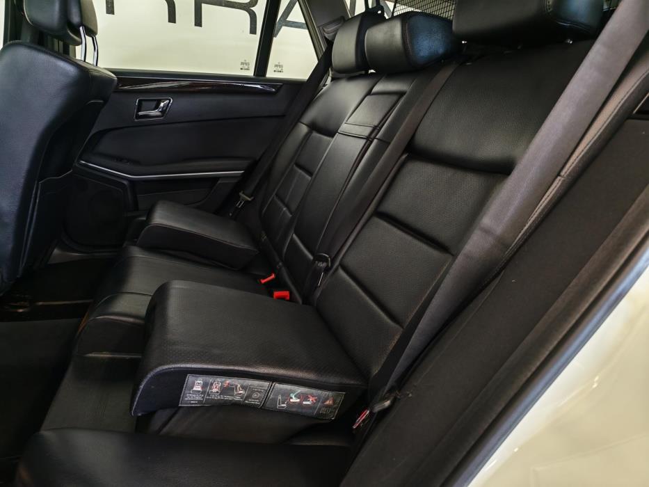 MERCEDES-BENZ E 2011