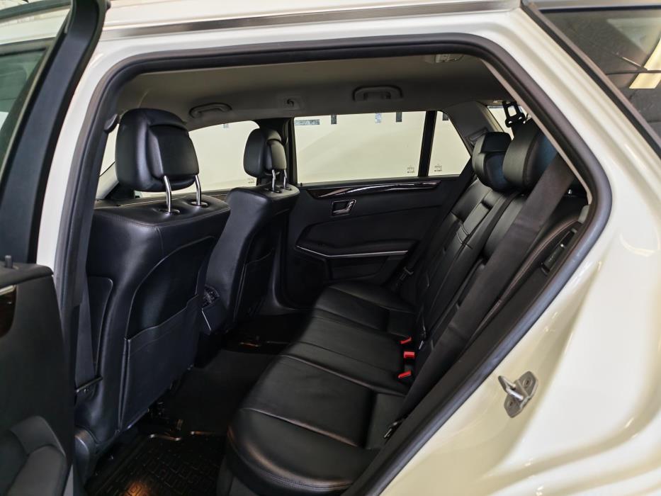 MERCEDES-BENZ E 2011