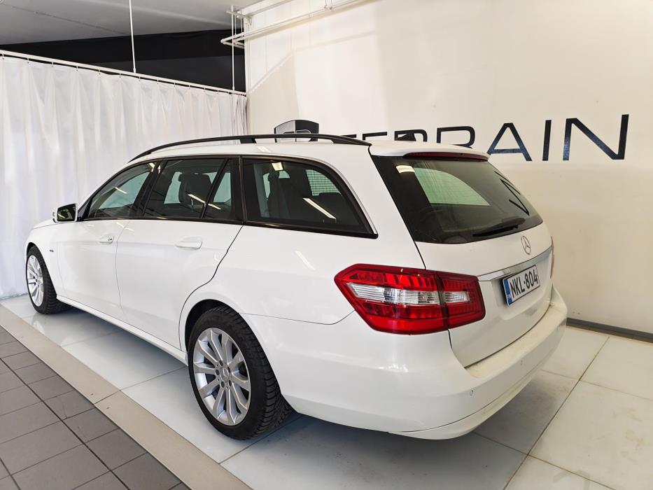 MERCEDES-BENZ E 2011