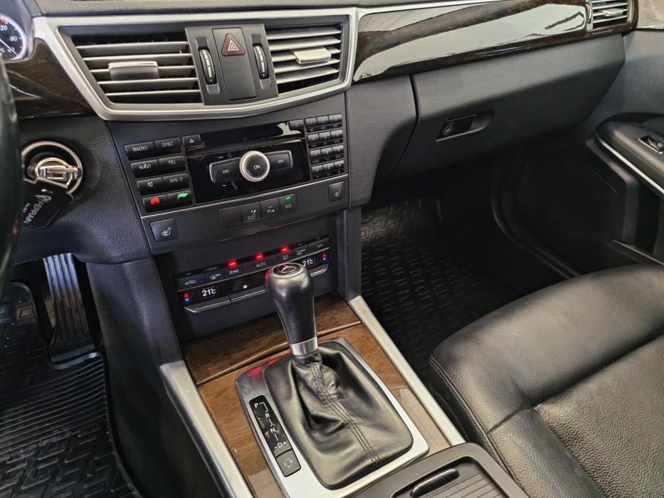 MERCEDES-BENZ E 2011