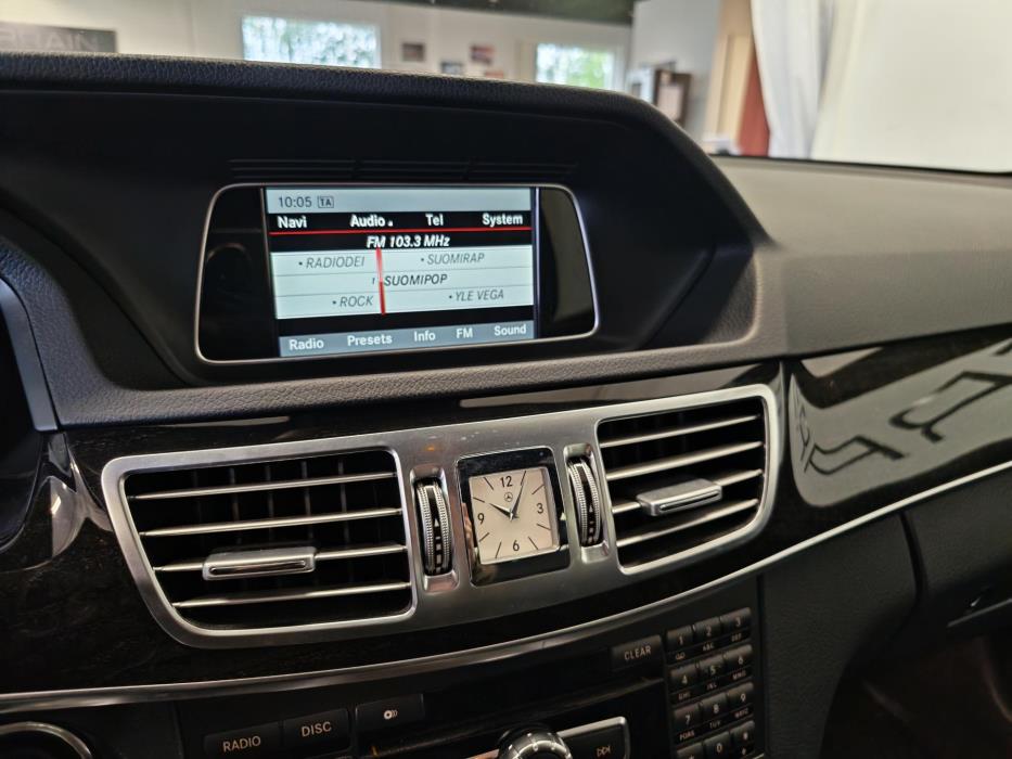 MERCEDES-BENZ E 220 2014