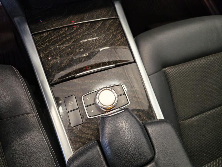 MERCEDES-BENZ E 220 2014