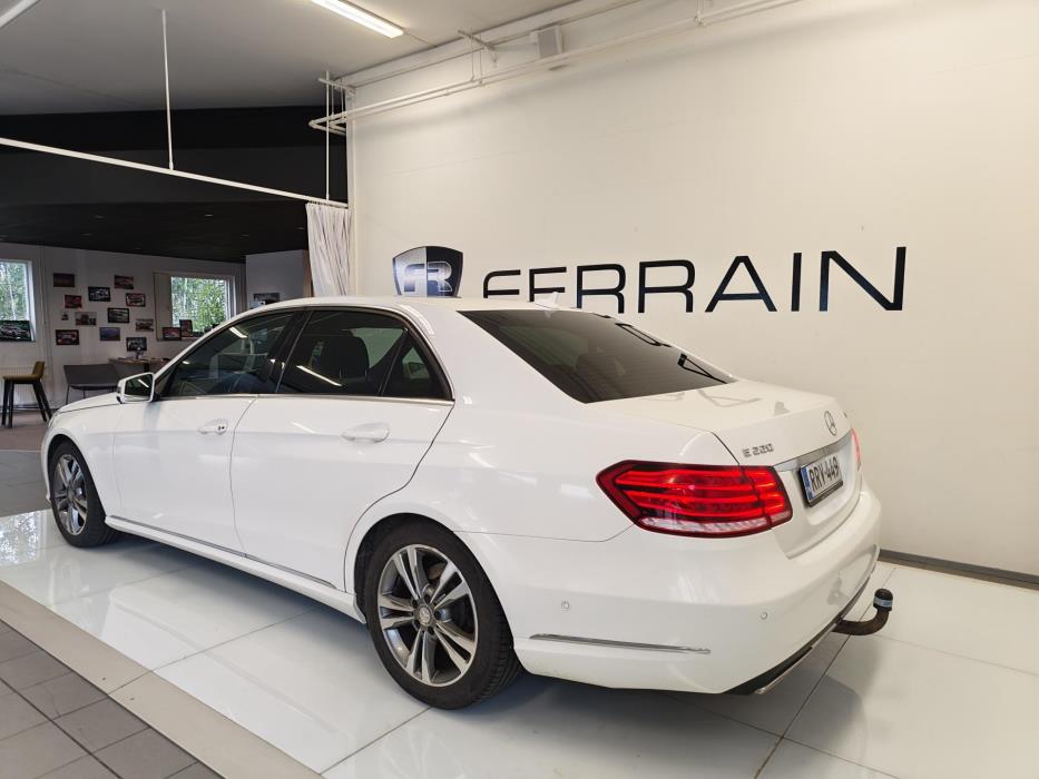 MERCEDES-BENZ E 220 2014