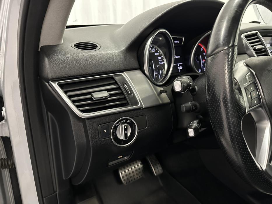 MERCEDES-BENZ ML 2011