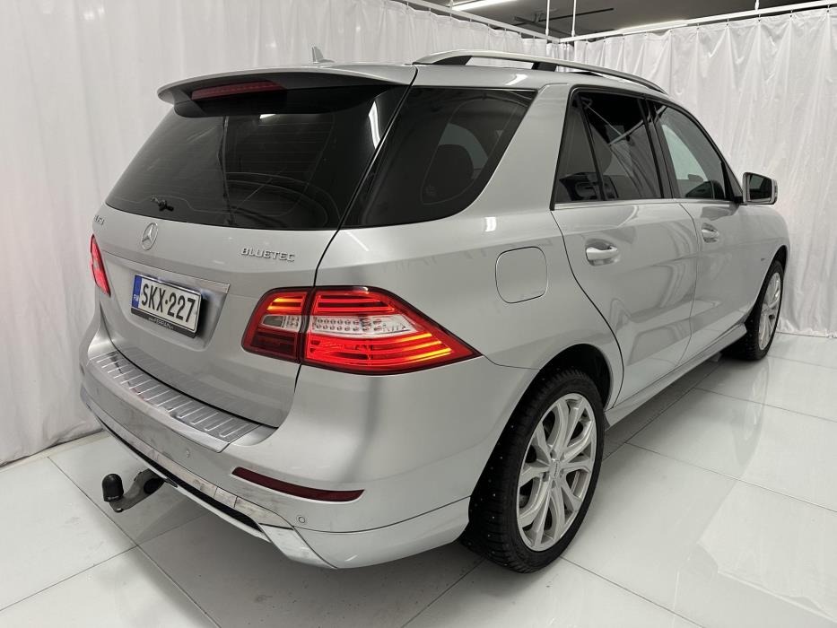 MERCEDES-BENZ ML 2011
