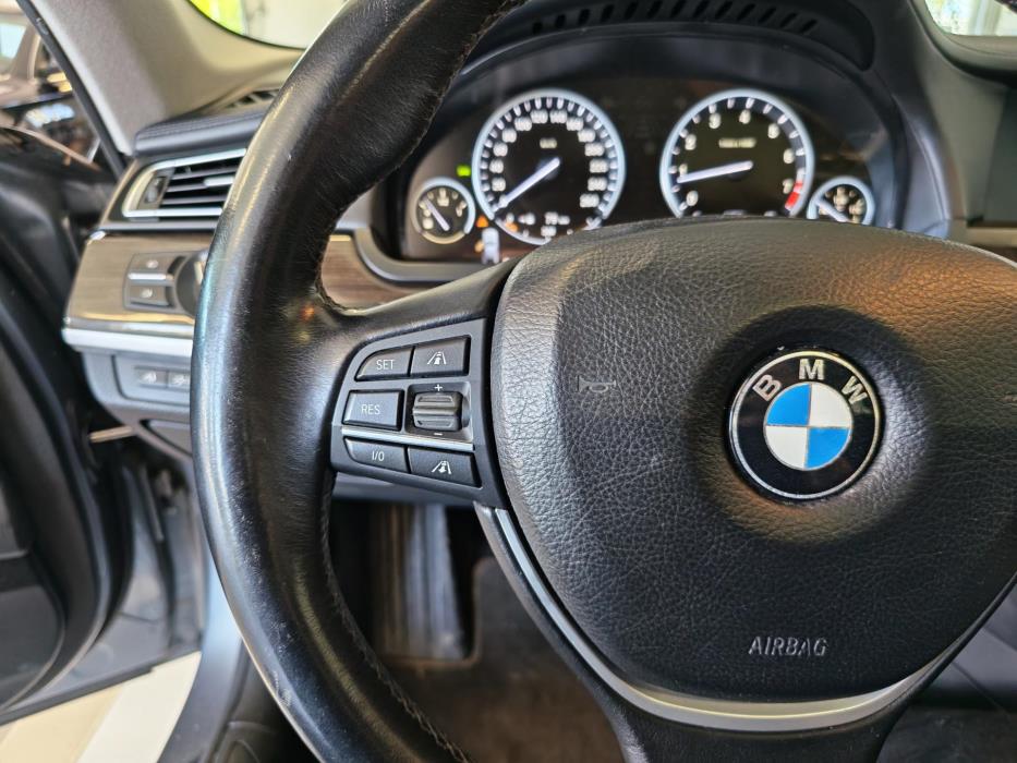 BMW 750 2010