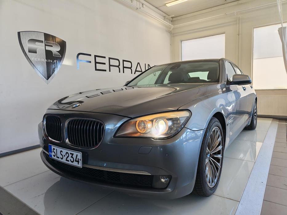 BMW 750 2010