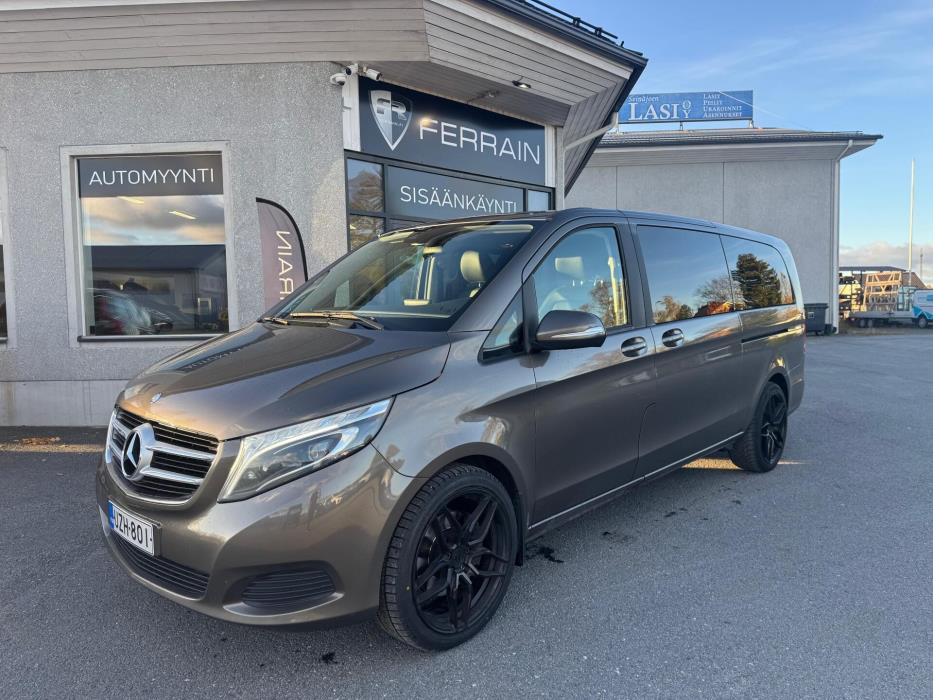 MERCEDES-BENZ V 2016