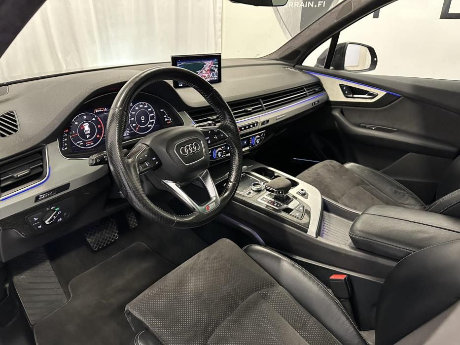 AUDI Q7 2016