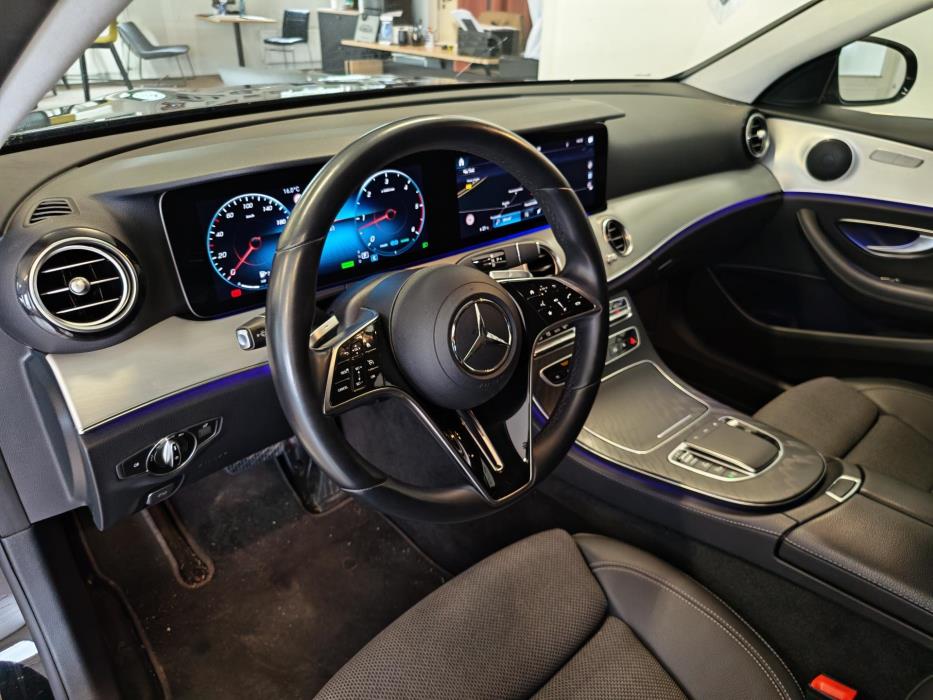 MERCEDES-BENZ E 2022