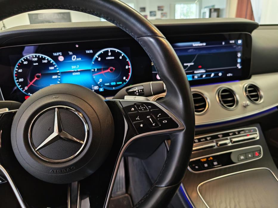MERCEDES-BENZ E 2022