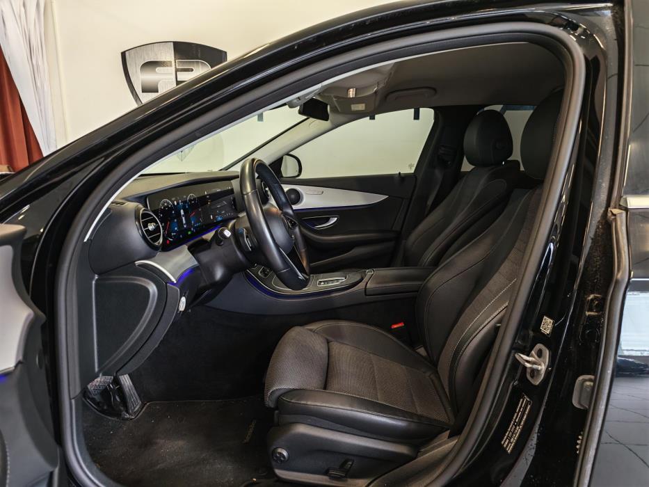 MERCEDES-BENZ E 2022