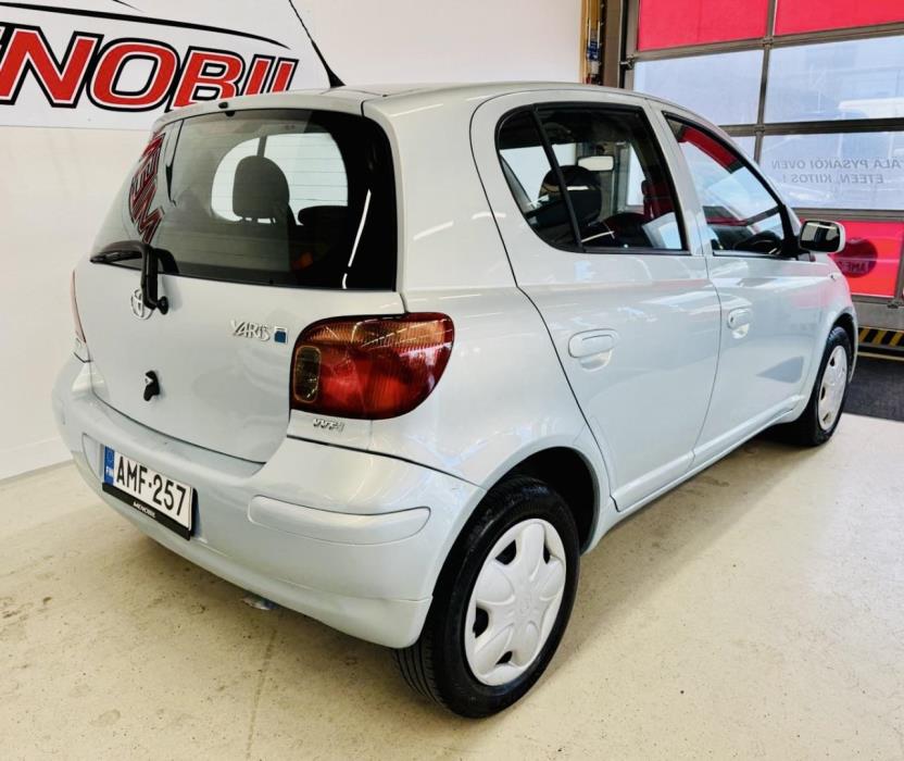 TOYOTA Yaris 2004