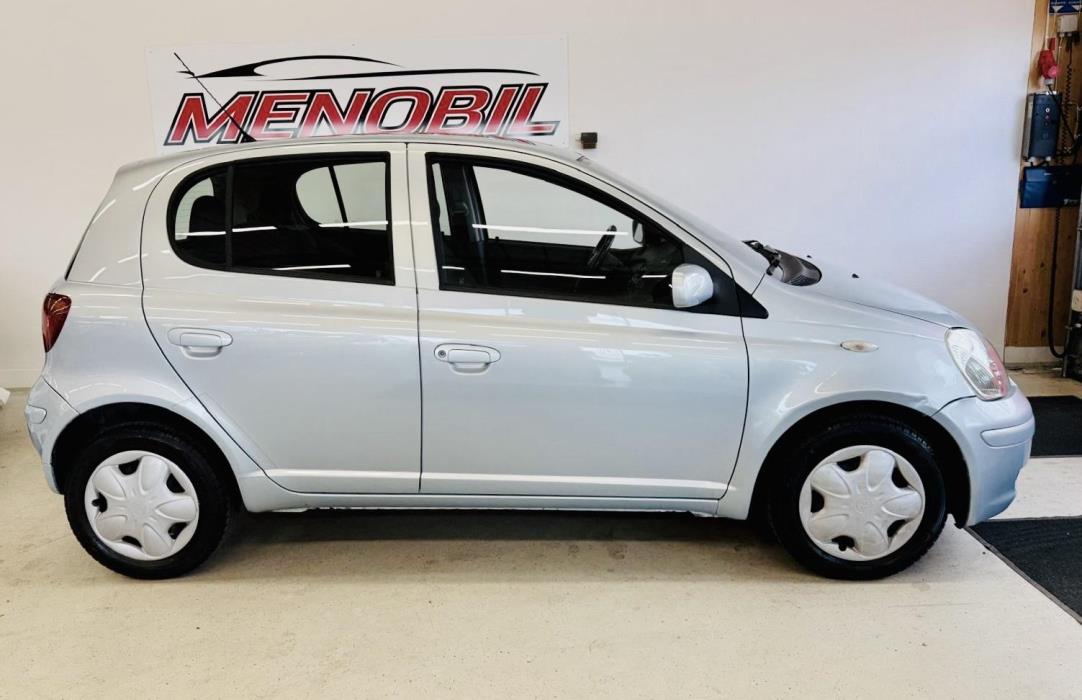 TOYOTA Yaris 2004