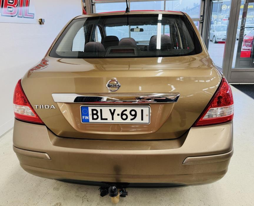 NISSAN Tiida 2008