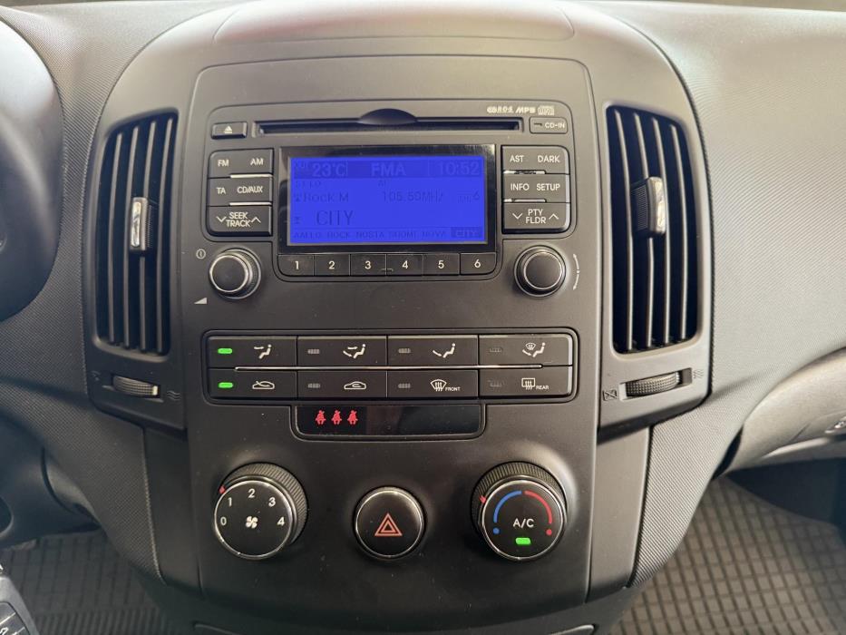 HYUNDAI i30 2012