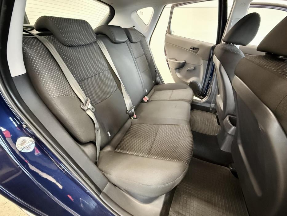 HYUNDAI i30 2012