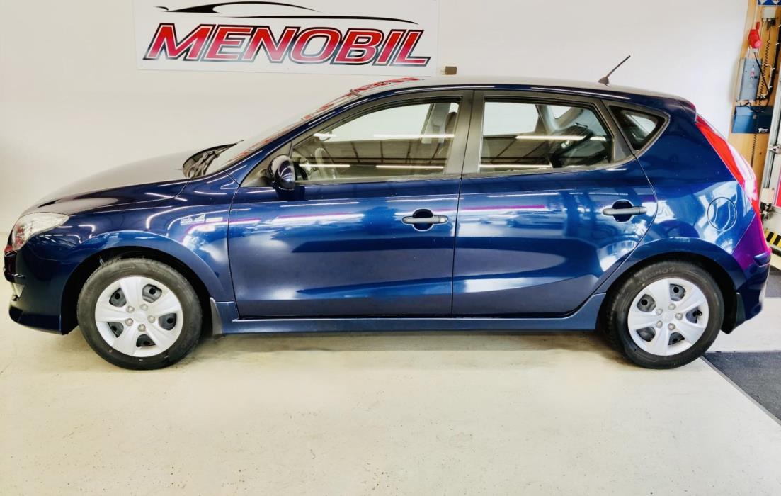 HYUNDAI i30 2012