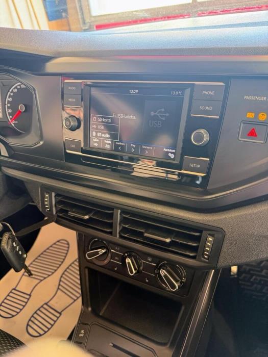 VOLKSWAGEN Polo 2020