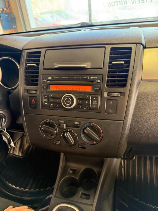 NISSAN Tiida 2010