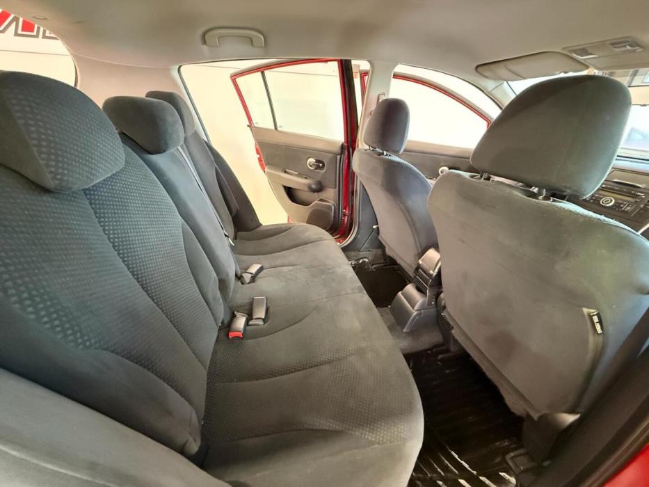 NISSAN Tiida 2010