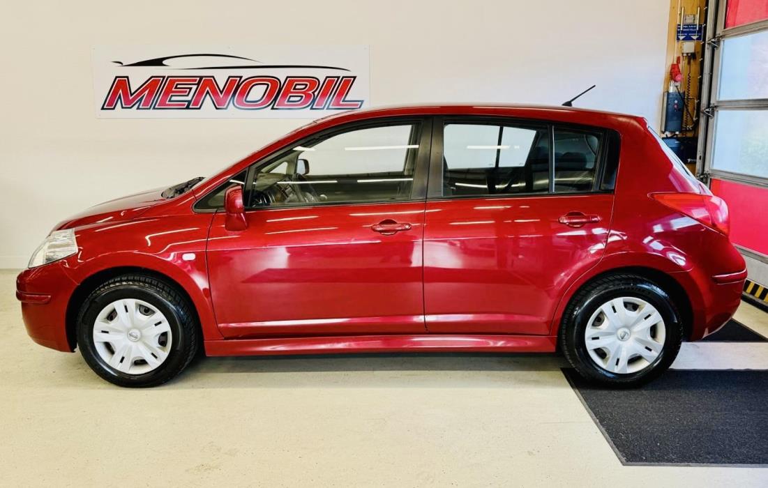 NISSAN Tiida 2010