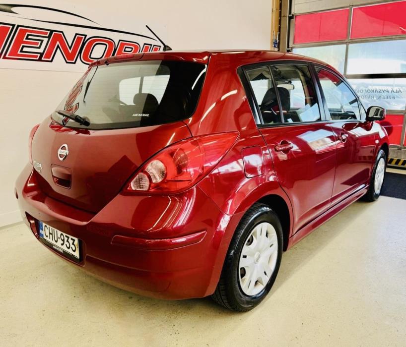 NISSAN Tiida 2010