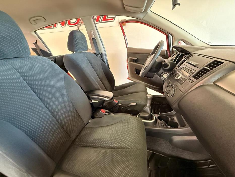 NISSAN Tiida 2010