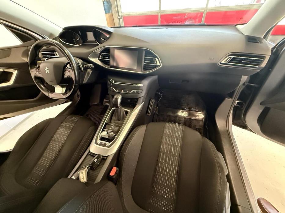 PEUGEOT 308 2015