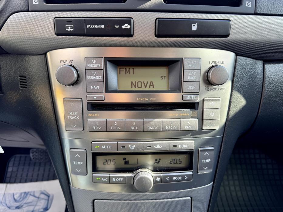 TOYOTA Avensis 2009