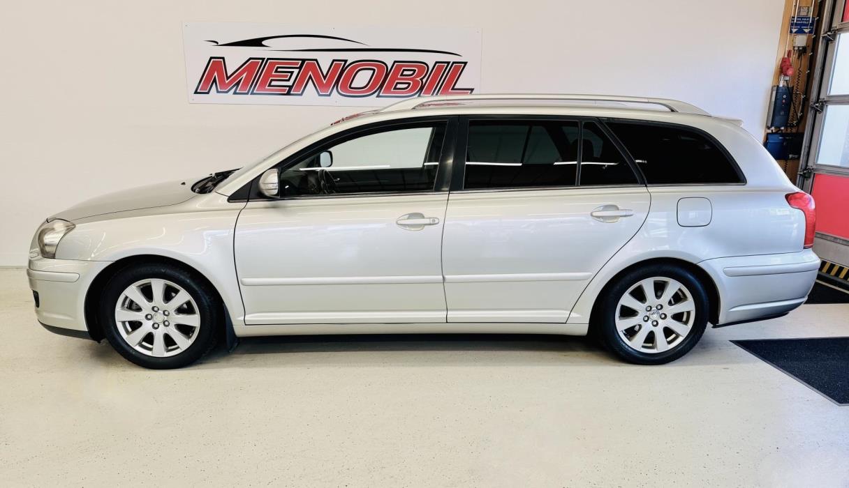 TOYOTA Avensis 2009