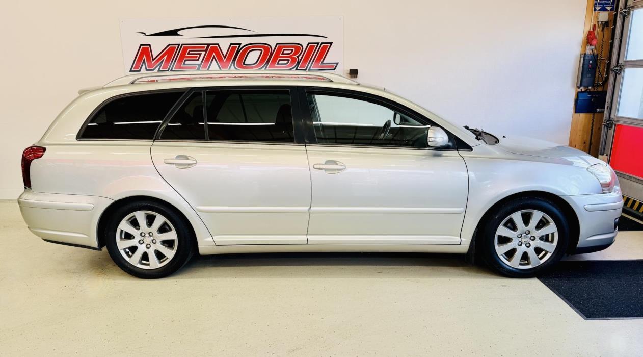 TOYOTA Avensis 2009