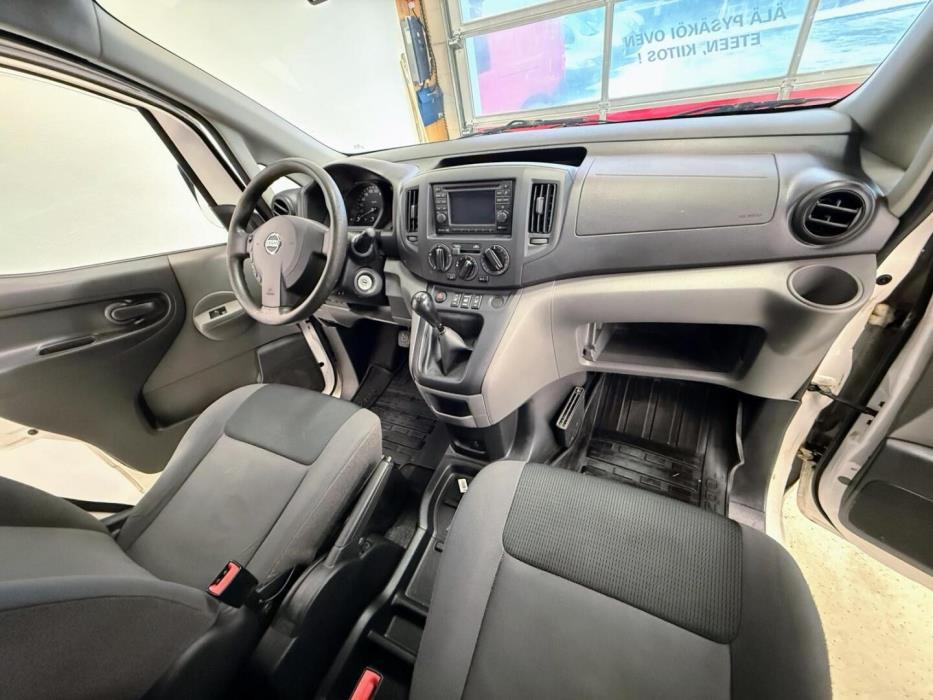 NISSAN NV200 2013