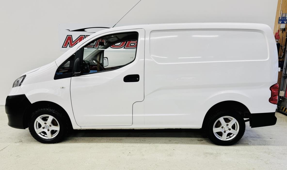 NISSAN NV200 2013