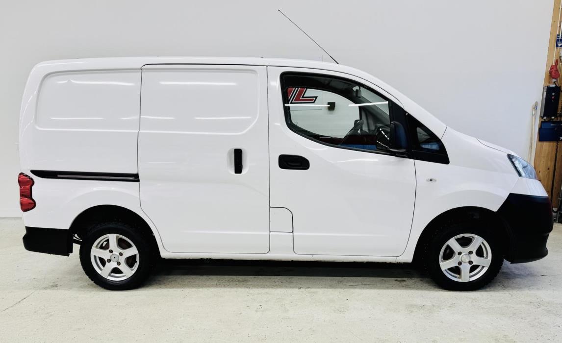 NISSAN NV200 2013