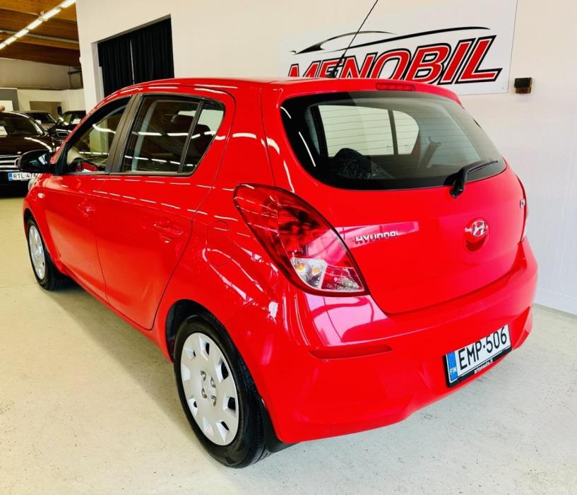 HYUNDAI i20 2013