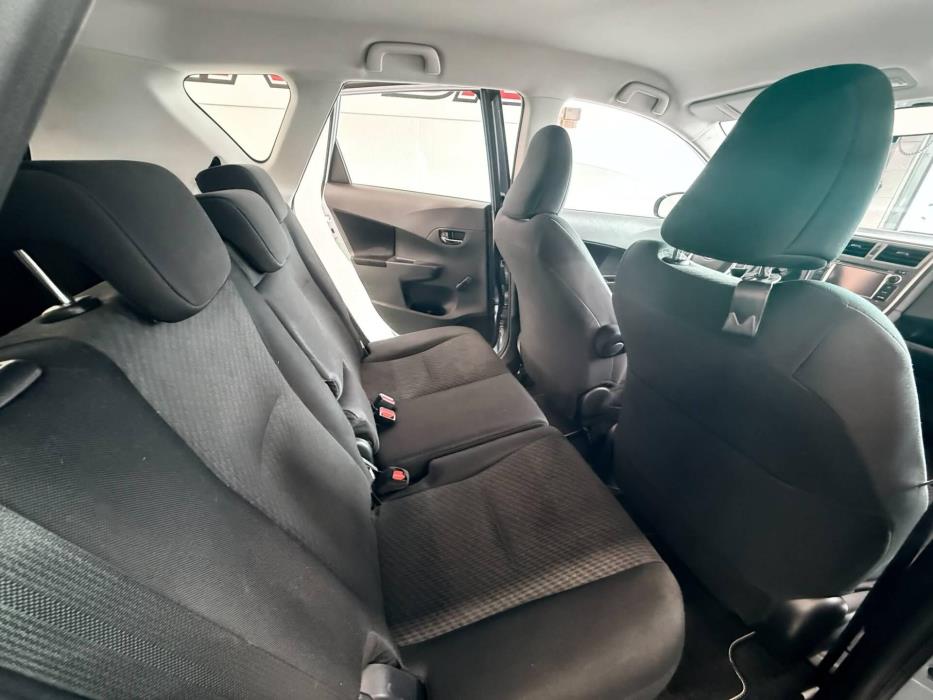 TOYOTA Verso-S 2012