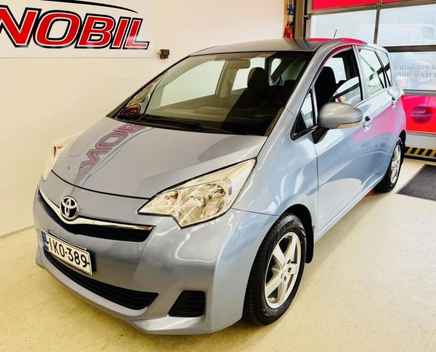 TOYOTA Verso-S 2012